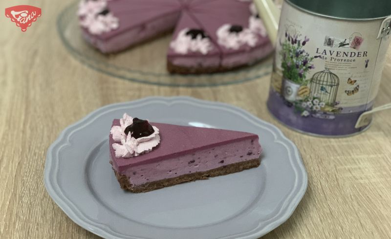 Blaubeer-Käsekuchen mit Waldfrüchten