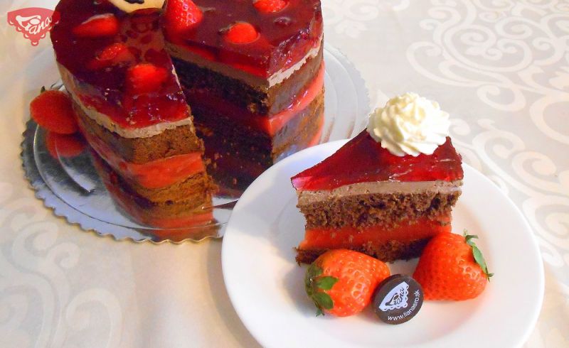 Gluten-free Valentine&#39;s fruit cake