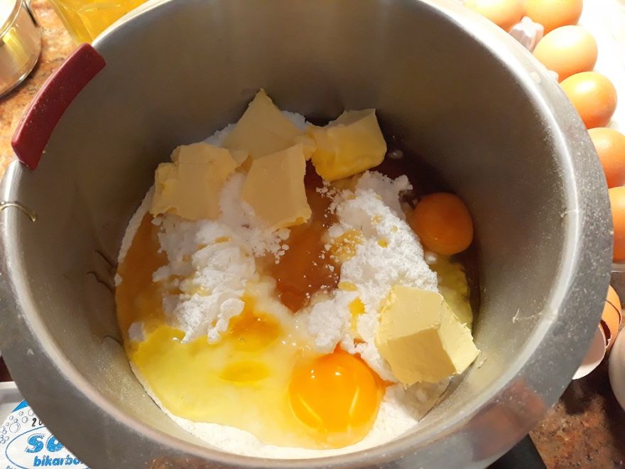 Gluten-free coconut hedgehog