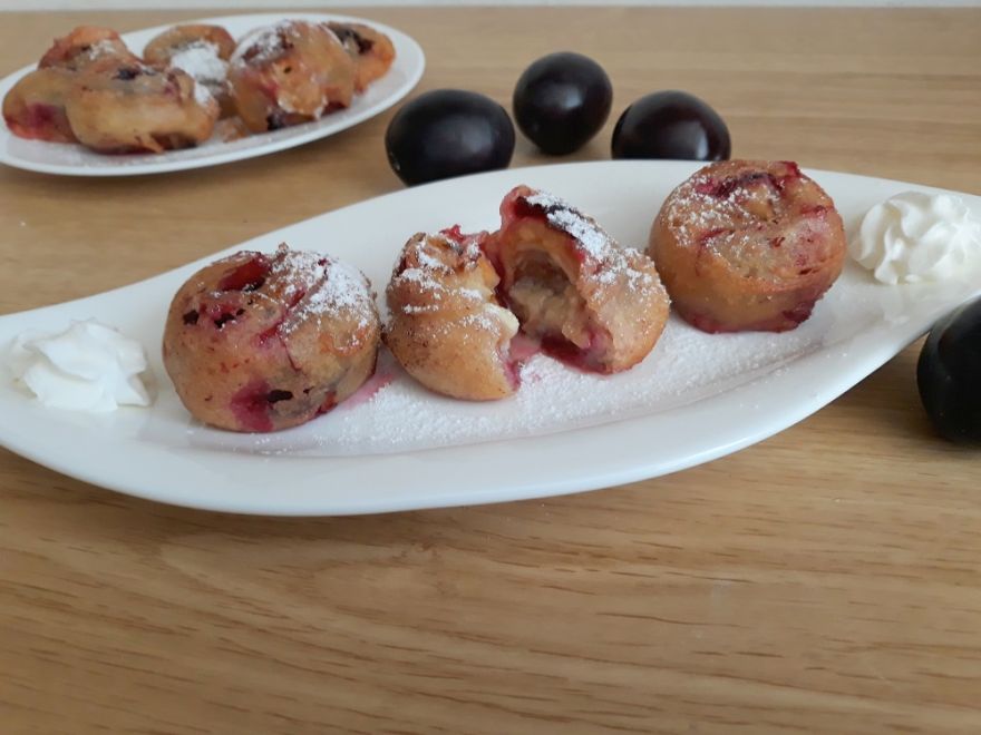 Švestky v bezlepkovém skořicovém těstě