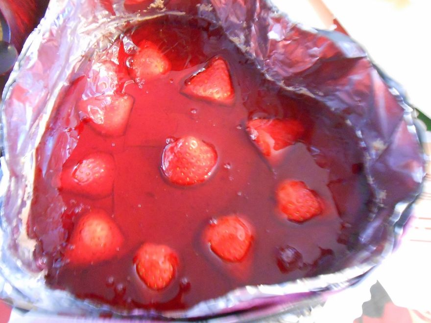 Gluten-free Valentine&#39;s fruit cake