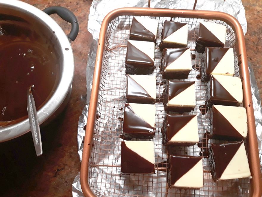 Bezlepkové dvoubarevné kostky