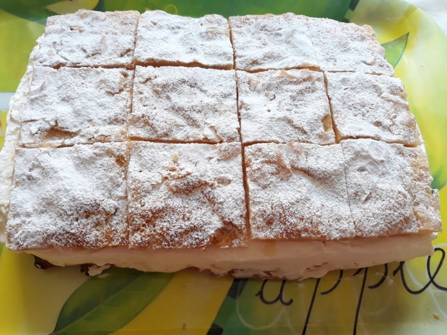 Bezlepkový krémeš z lístkovo - pľundrového cesta