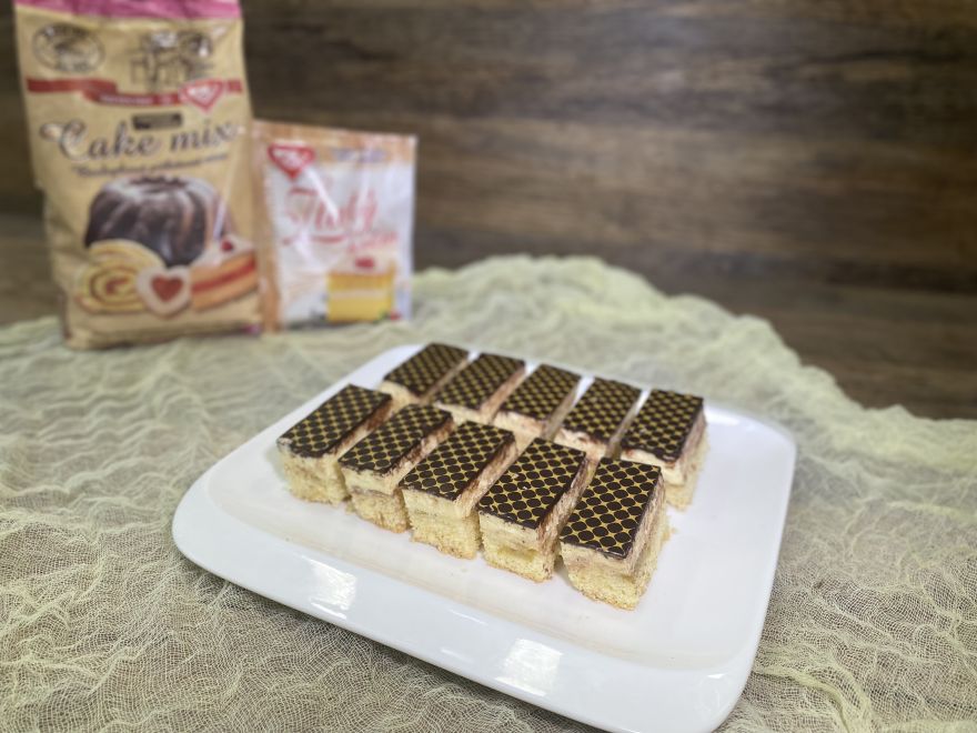 Bezlepkový rebarborový koláč s jemným vanilkovým krémom