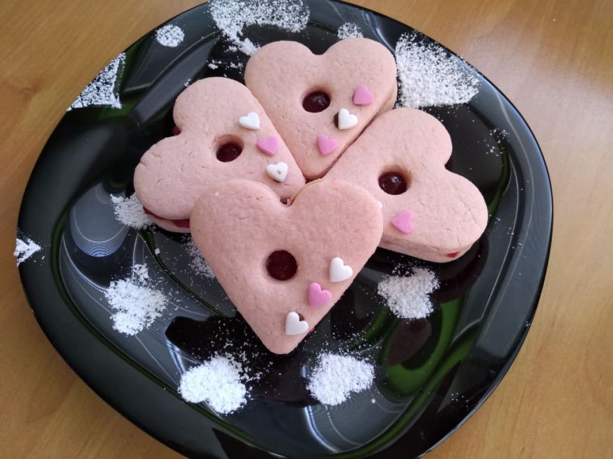 Gluten-free raspberry hearts