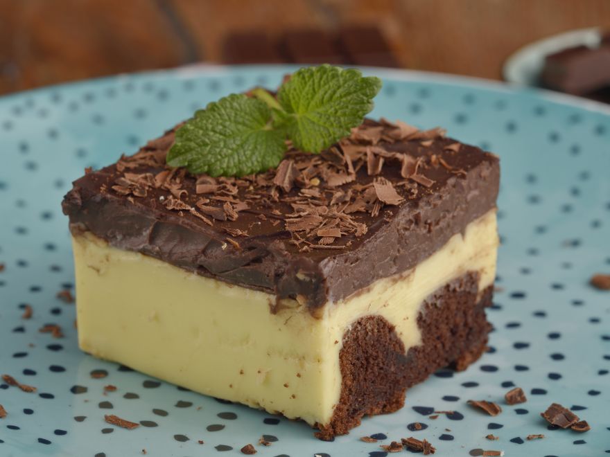 Úžasný pudingový koláč s vanilkovo - čokoládovým pudingom