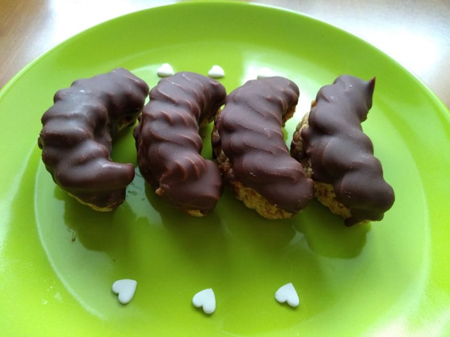 Gluten-free and dairy-free Parisian rolls