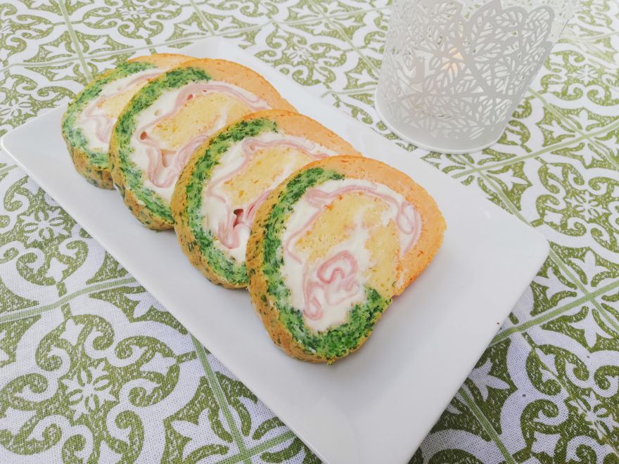 Bezlepková barevná slaná roláda