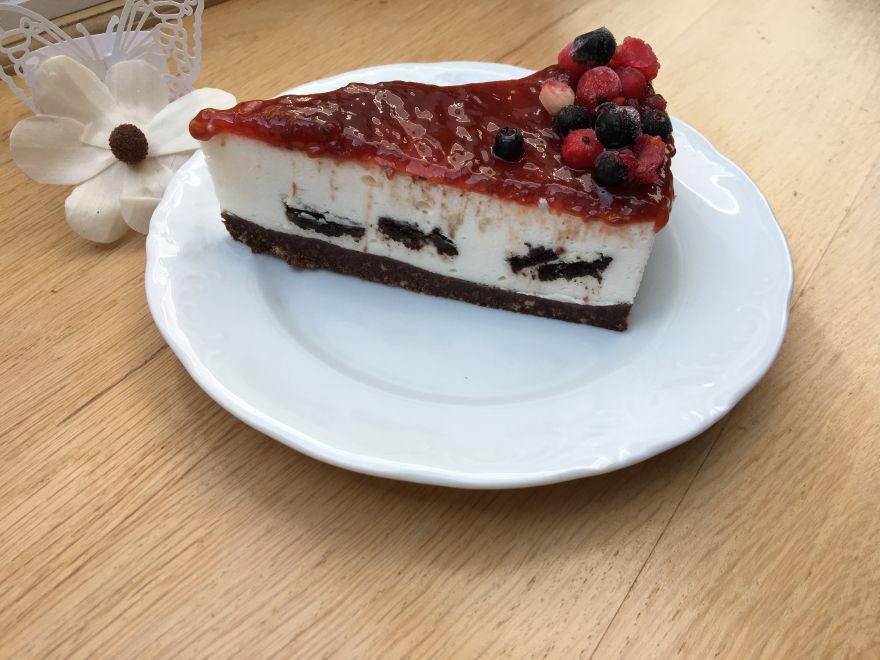 Unbaked fruit cheesecake