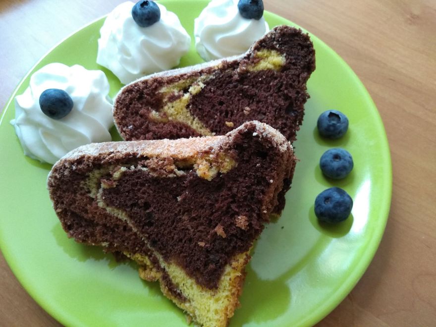 Gluten-free EXCLUSIVE tricolor pudding cake
