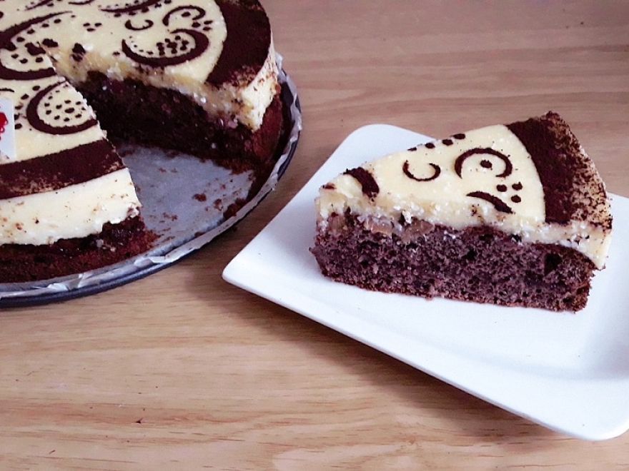 Gluten-free rhubarb cake with strawberry jam