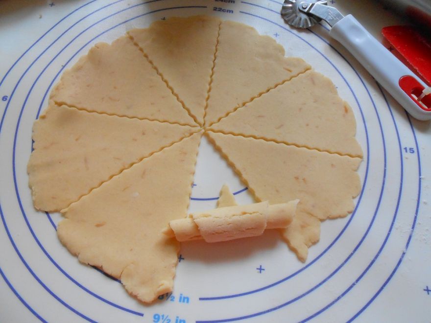 Gluténmentes sós sajtos csiga