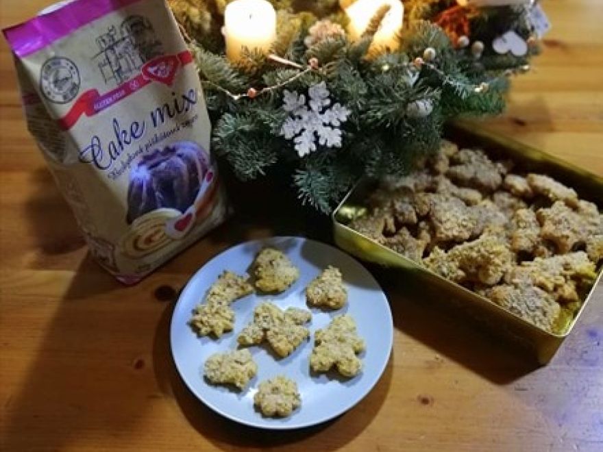 Gingerbread with chopped nuts