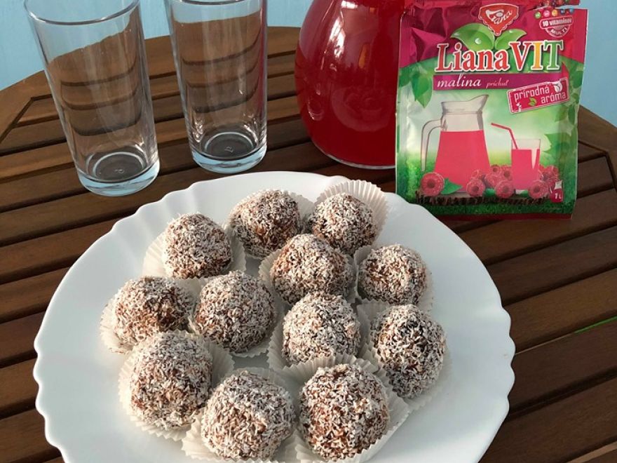 Coconut balls with raspberry drink LIANAVIT