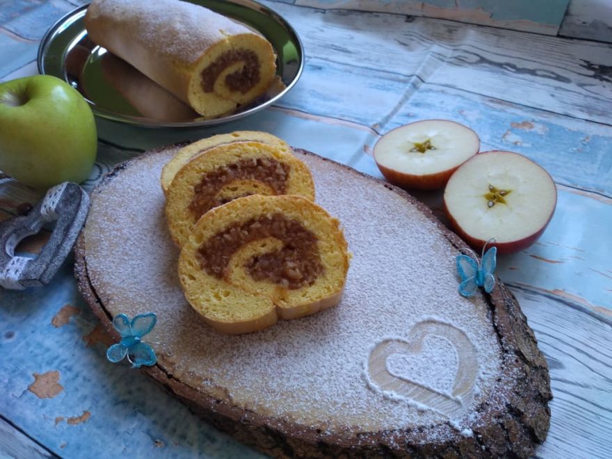 Bezlepková jablková roláda