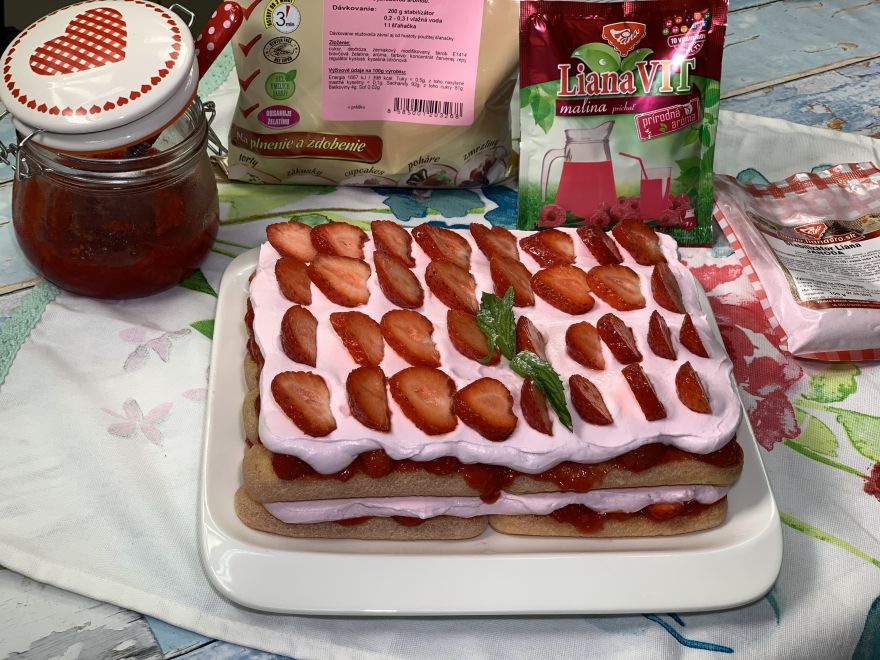 Jahodovo - malinové šťavnaté tiramisu