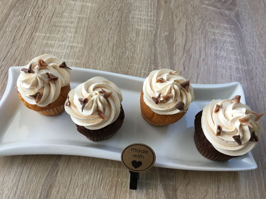 Muffin karamell tejszínhabbal