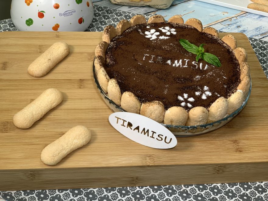 Tiramisu cake