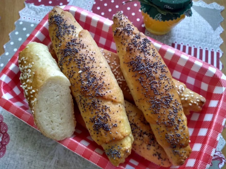 Gluten-free honey rolls with poppy seeds and sesame