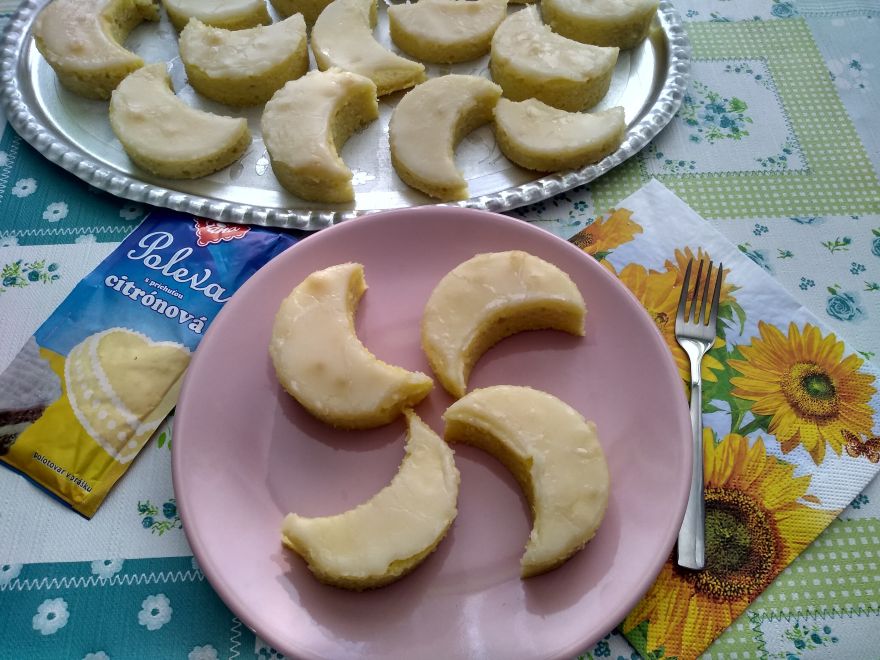 Bezlepkové citrónové mesiačiky