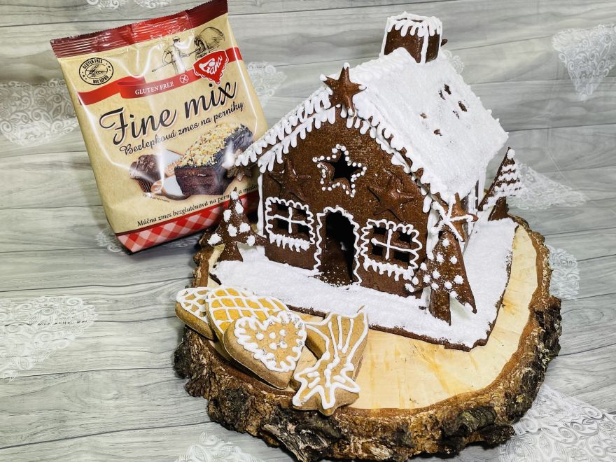 Bezlepkový medovníkový domček