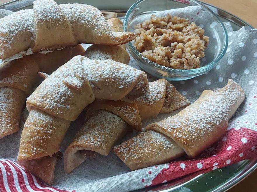 Bezlepkové krehké jablkové rožteky