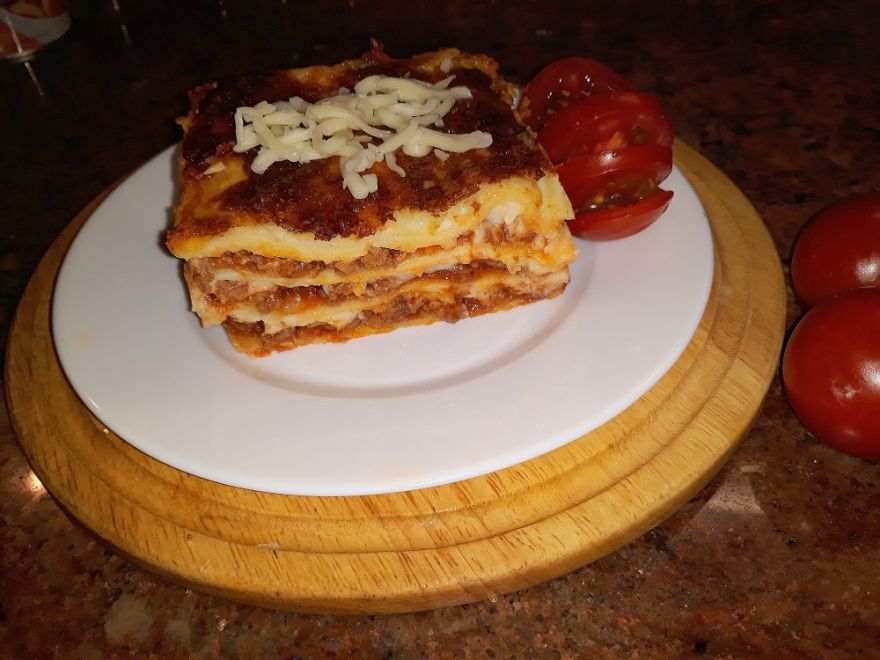 Gluten-free lasagna with ground beef and béchamel