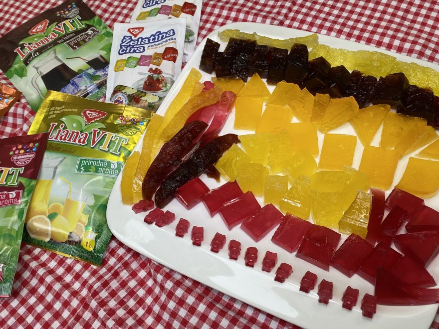 Homemade vitamin gelatin candies - without artificial colors