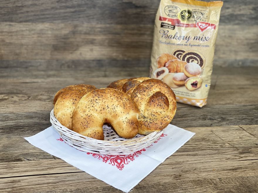 Gluten-free brioches and poppies