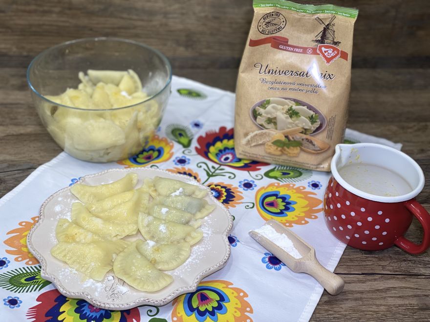 Gluténmentes piték túróval és lekvárral