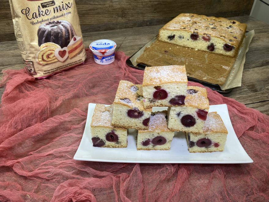 Bezlepková čerešňová bublanina