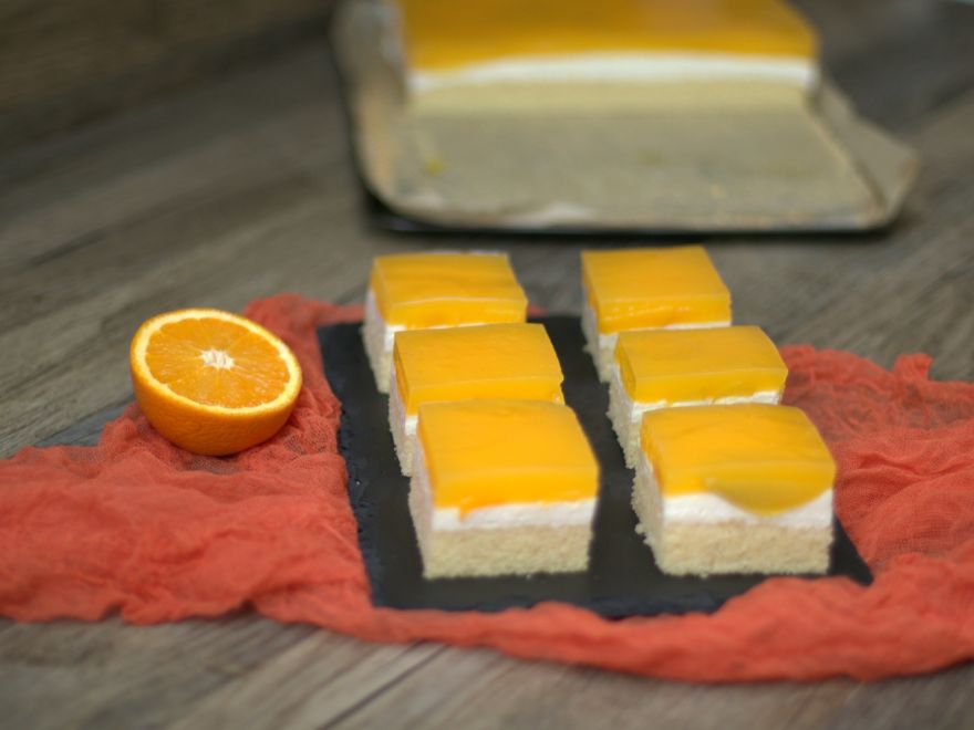 Svěží bezlepkový pomerančový koláč