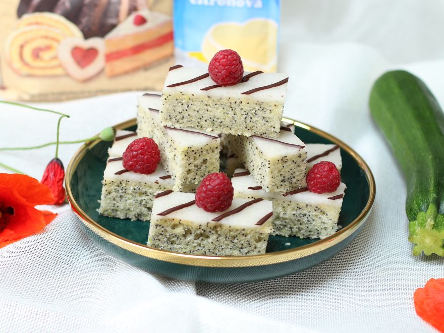 Gluten-free zucchini and poppy seeds with lemon glaze