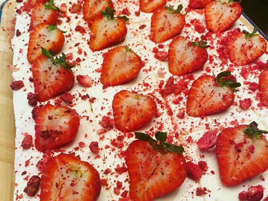 Jahodové mascarpone rezy bez lepku