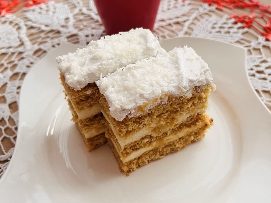 Gluténmentes tejszínes-kókuszos szelet