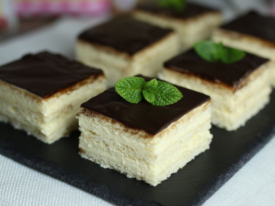 Gluten-free English custard