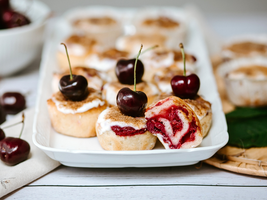 Gluten-free cinnamon rolls with sour cherries