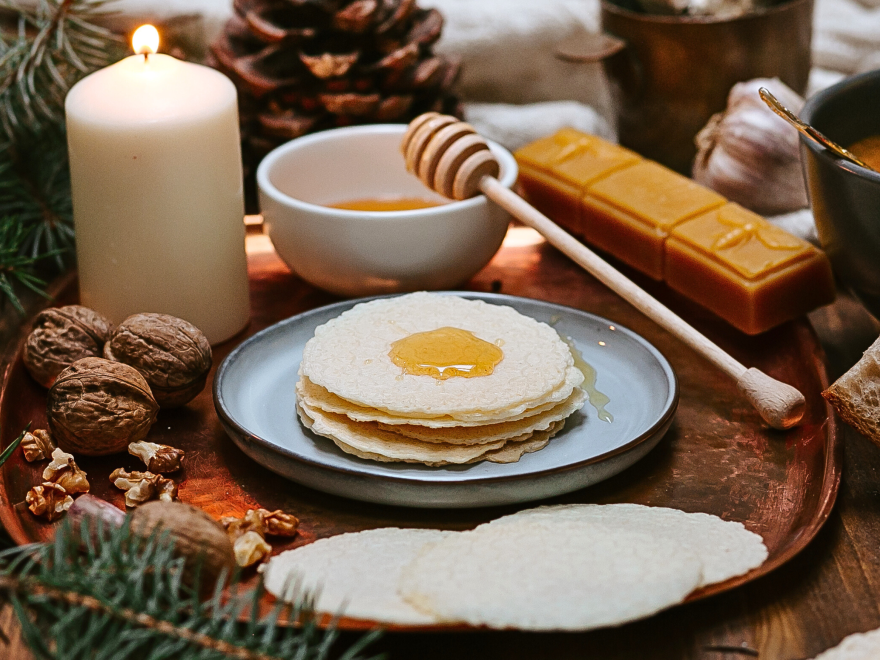 Crispy gluten-free Christmas wafers without eggs and milk