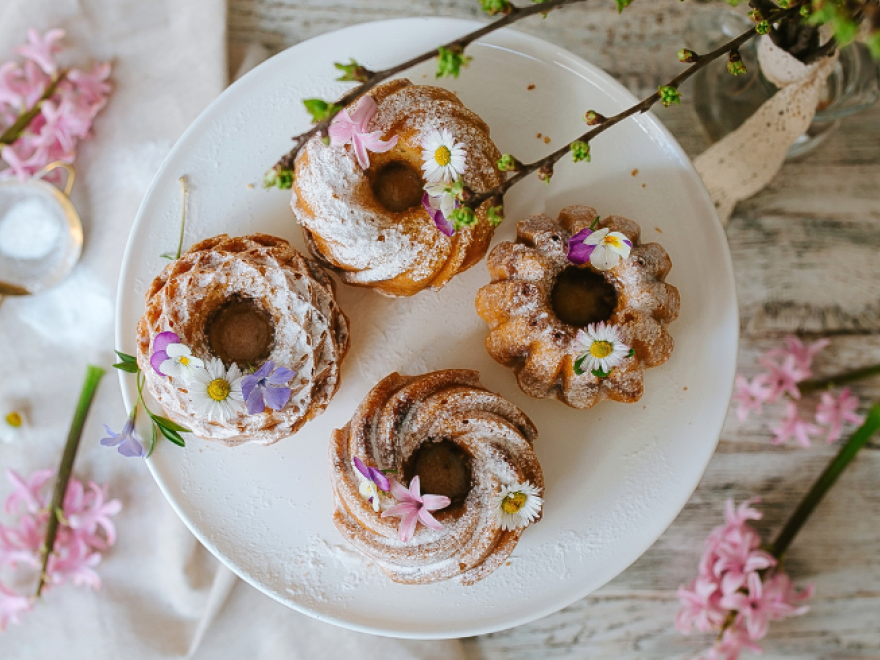 Bezglutenowa, pachnąca cynamonowa babka