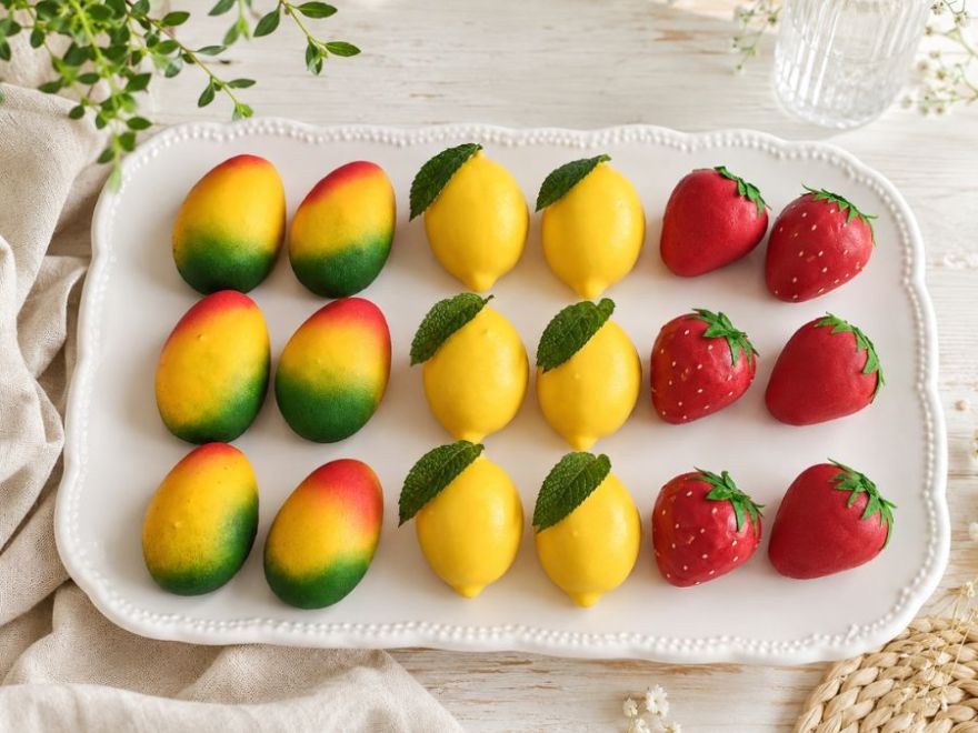 Dezerty v tvare ovocia: jahoda, mango a citrón s ovocnou náplňou