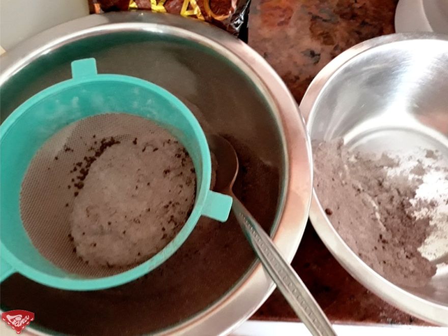 Dort s mascarpone - čokoládovou nádivkou