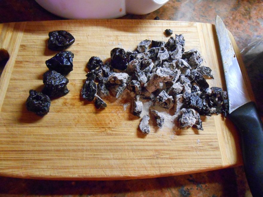 Bezlepkový švestkový perník s marcipánem