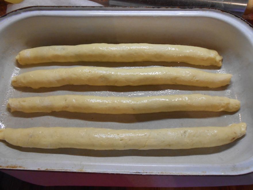 Gluten-free ducat buns with cinnamon sugar