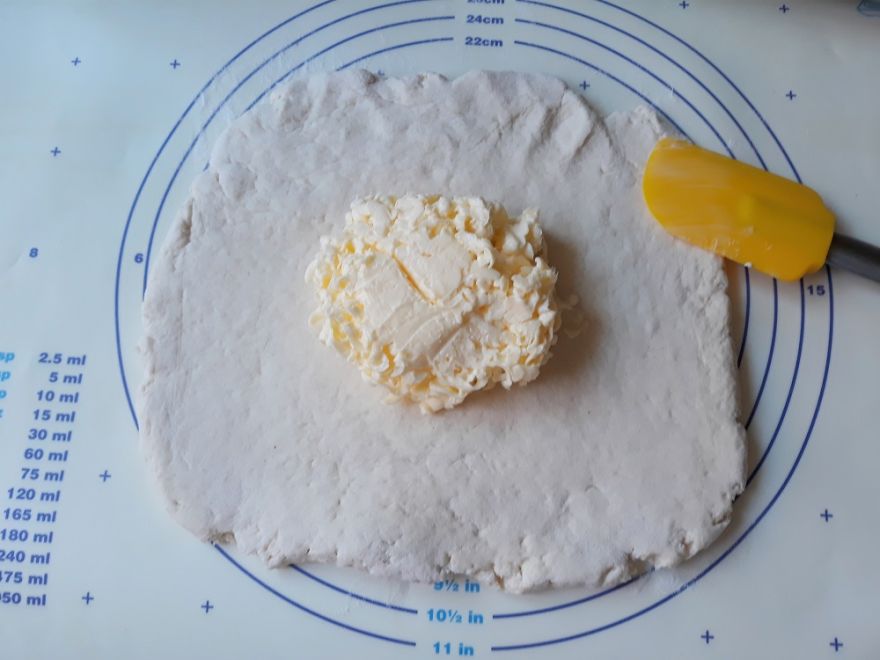 Párky v bezlepkovom lístkovo-pľundrovom ceste