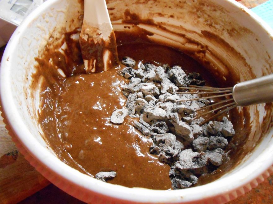 Bezlepkový švestkový perník s marcipánem