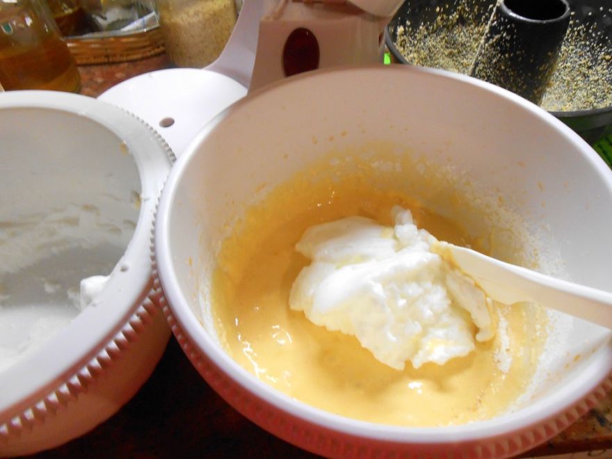 Bezlepková karamelová bábovka