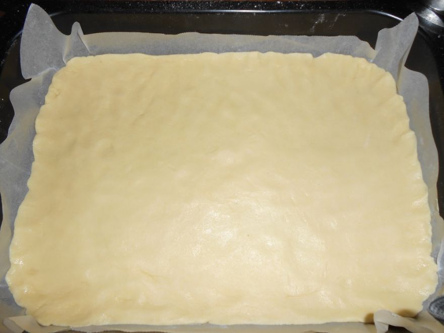 Glutenfreier geriebener Apfel oder Käsekuchen