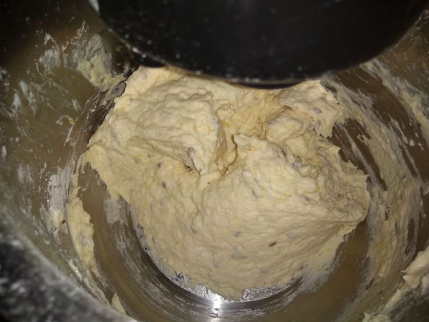 Bezlepkový kváskový bramborový chléb