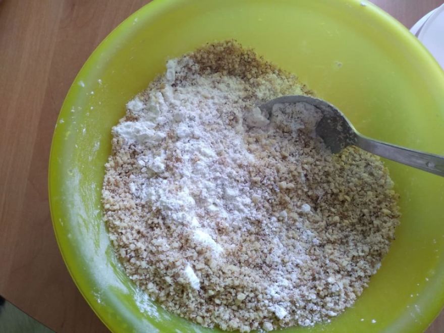 Bezlepkové žloutkové řezy s krémem