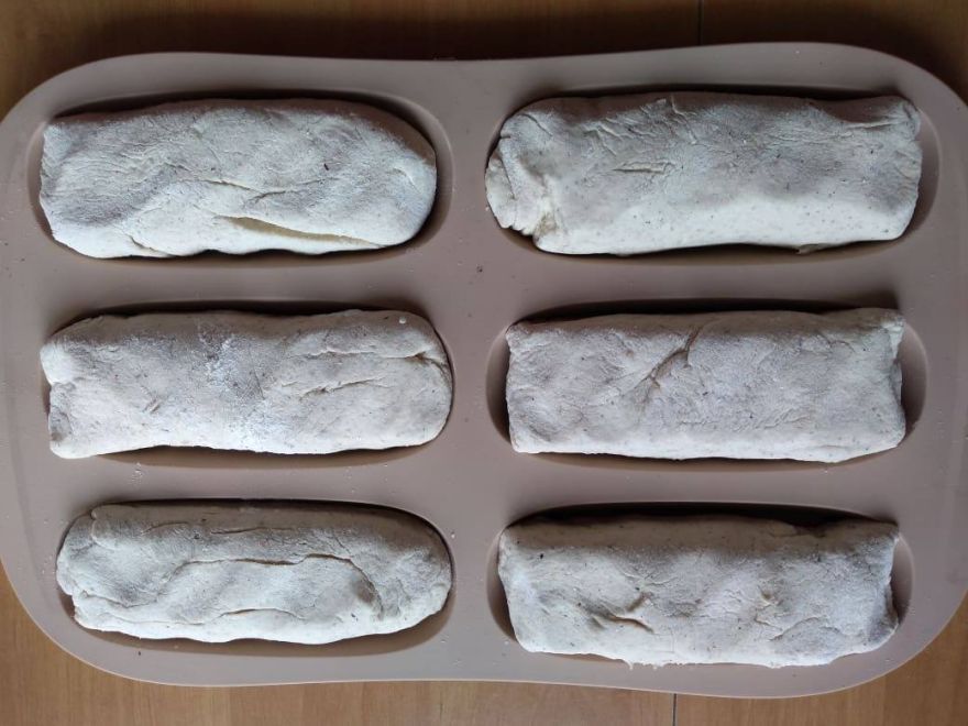 Bezlepkové tmavé kváskové bagety bez rozkvasu